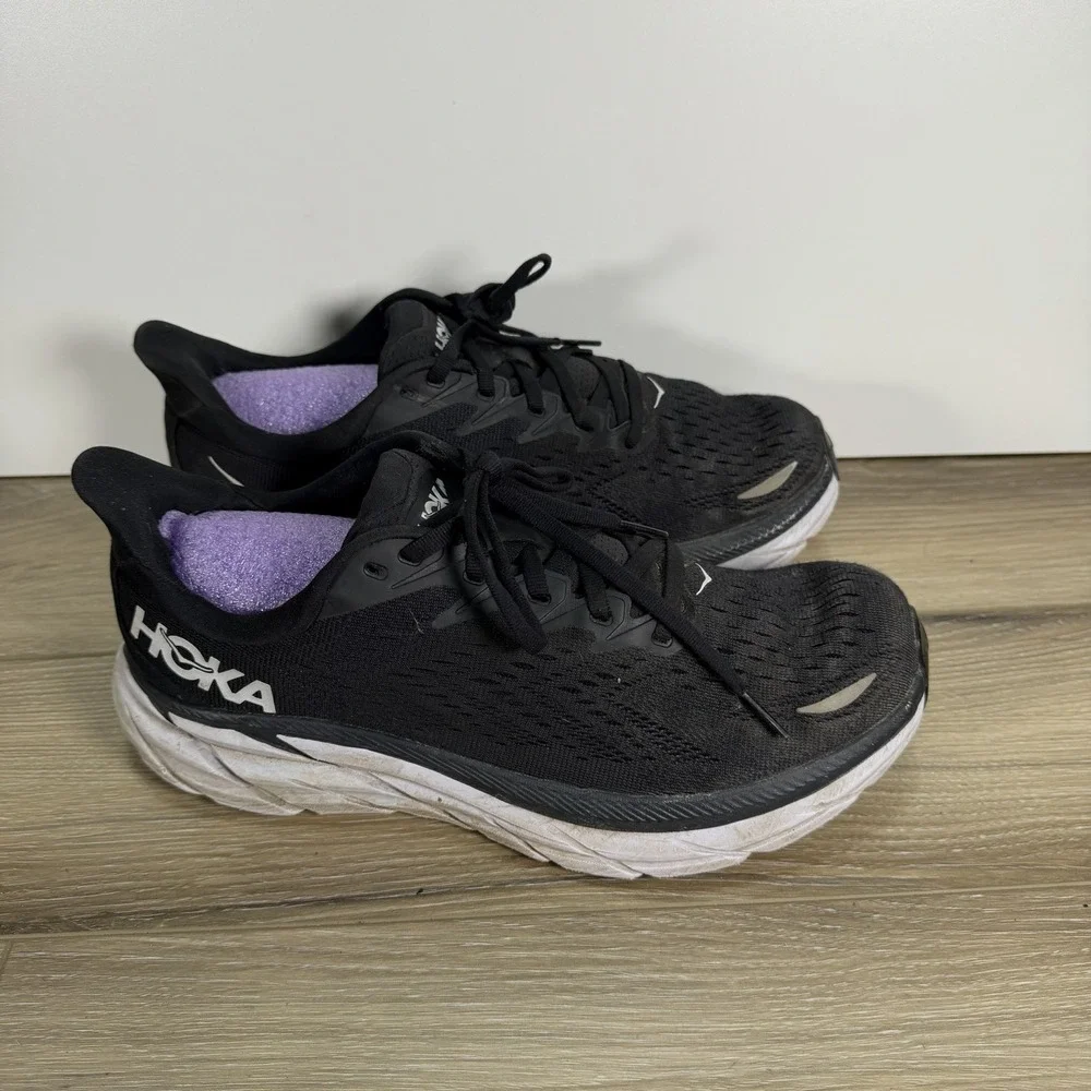 Hoka One W Clifton 8 Running Athletic Shoes Women's Size 9 D Black White